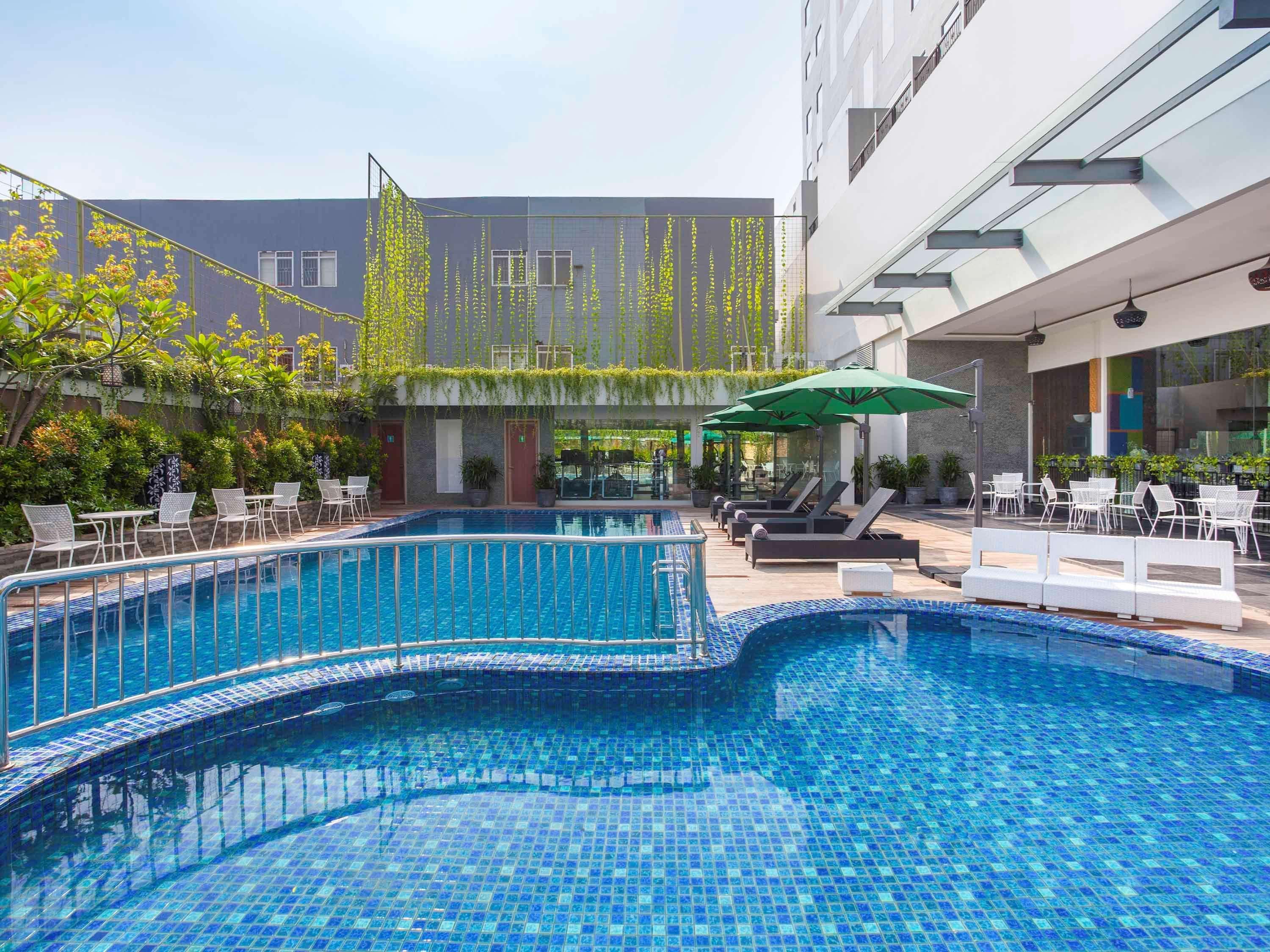 Hotel Ibis Styles Cikarang Exterior foto