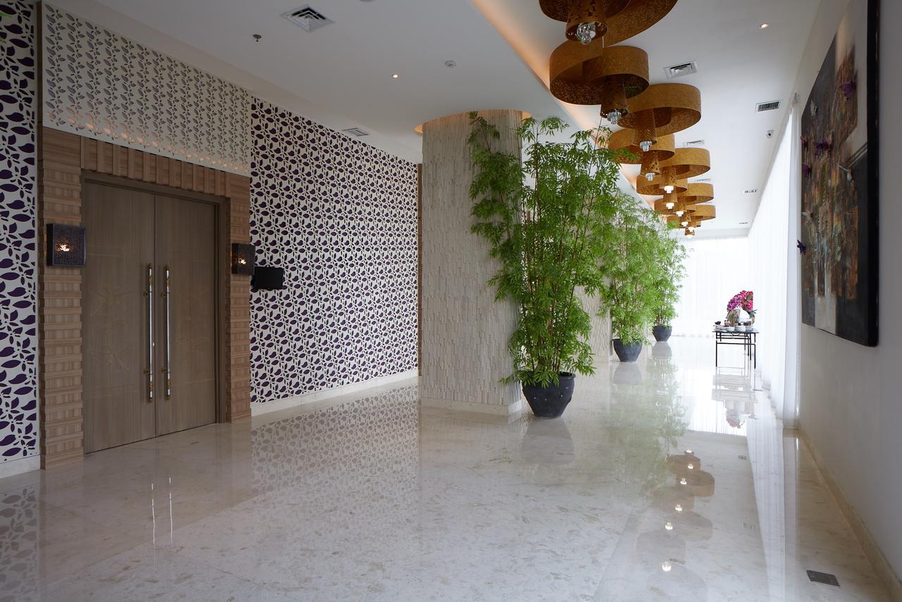 Hotel Ibis Styles Cikarang Exterior foto