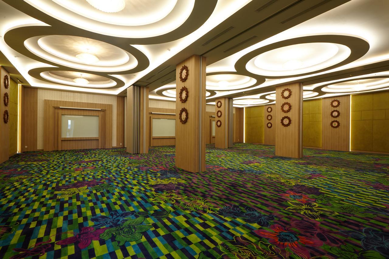 Hotel Ibis Styles Cikarang Exterior foto