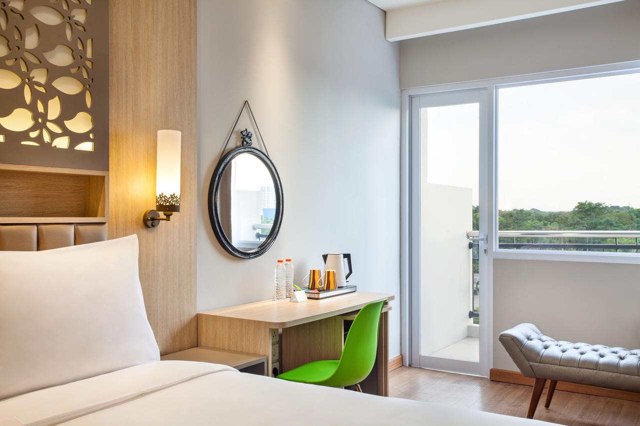 Hotel Ibis Styles Cikarang Exterior foto