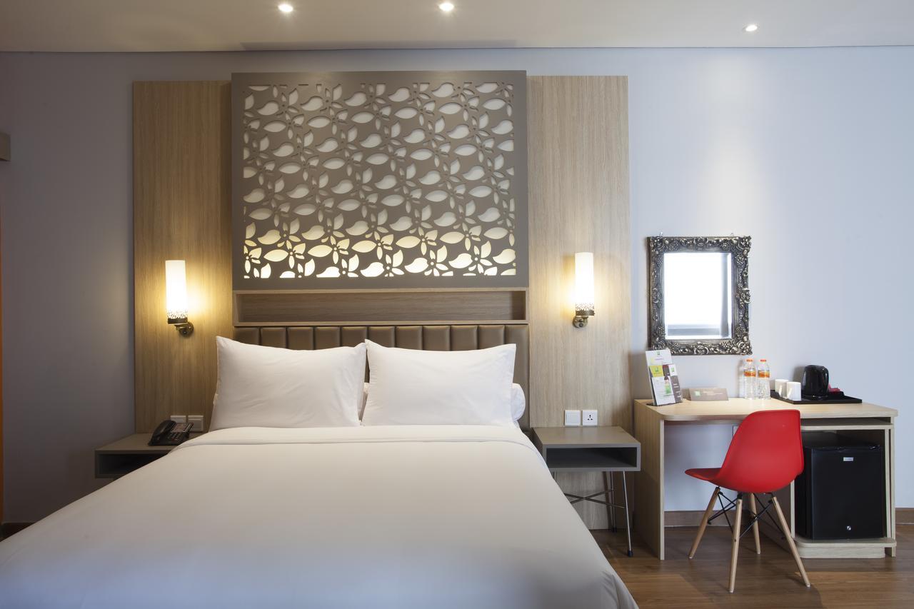 Hotel Ibis Styles Cikarang Exterior foto