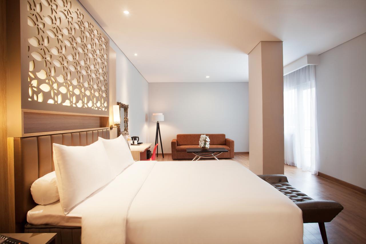 Hotel Ibis Styles Cikarang Exterior foto